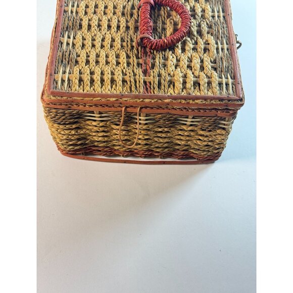 Woven Vintage Sewing Basket Pink Satin Lined Box w/ Wooden Dividers - Picture 6 of 11